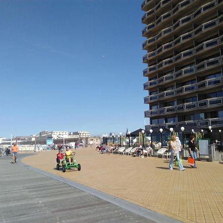 Residentie Aldis Met Zeezicht Apartment ออสเทนด์ ภายนอก รูปภาพ
